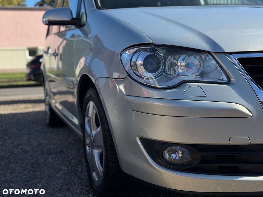 Volkswagen Touran - 8