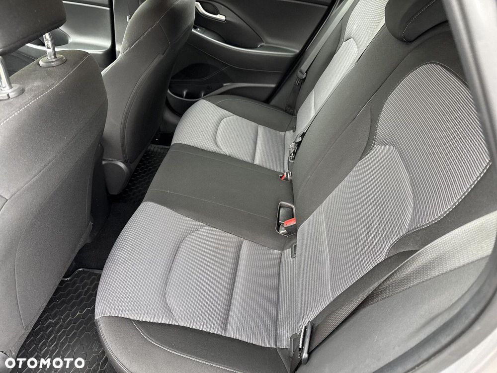 Hyundai i30 1.5 DPI Classic + - 32