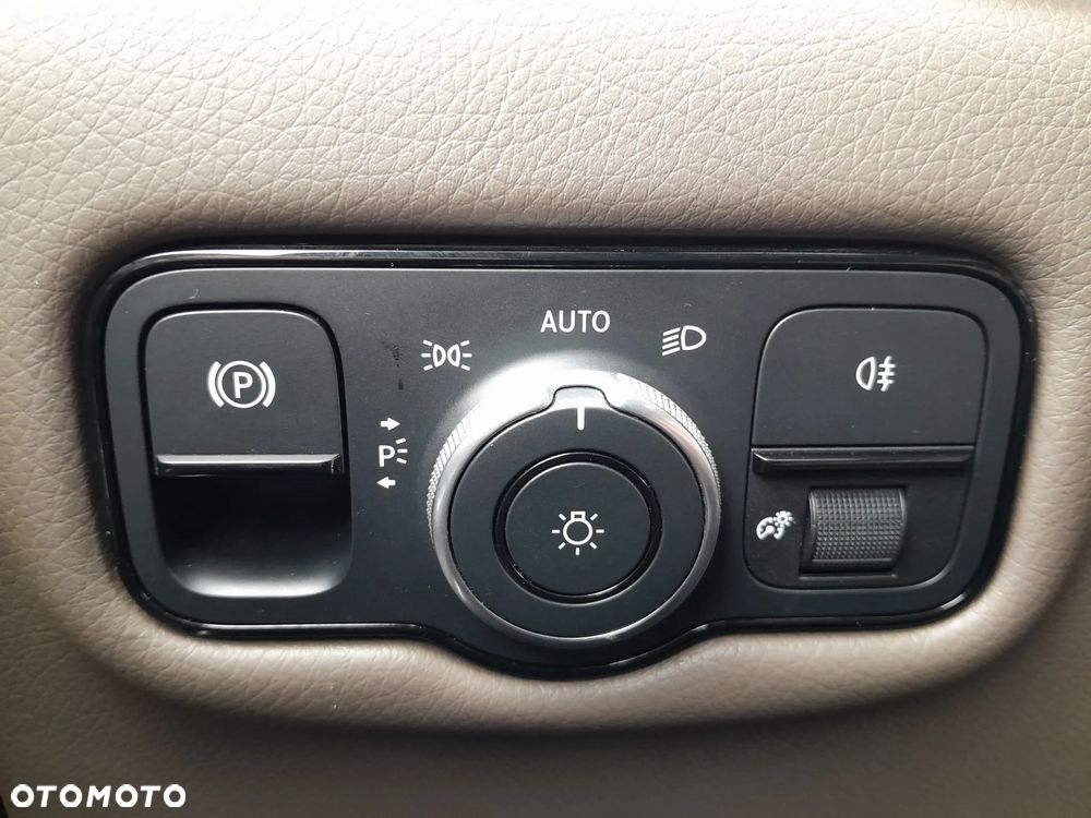 Mercedes-Benz Klasa V 300 d 9G-Tronic Exclusive (ekstra d³) - 17