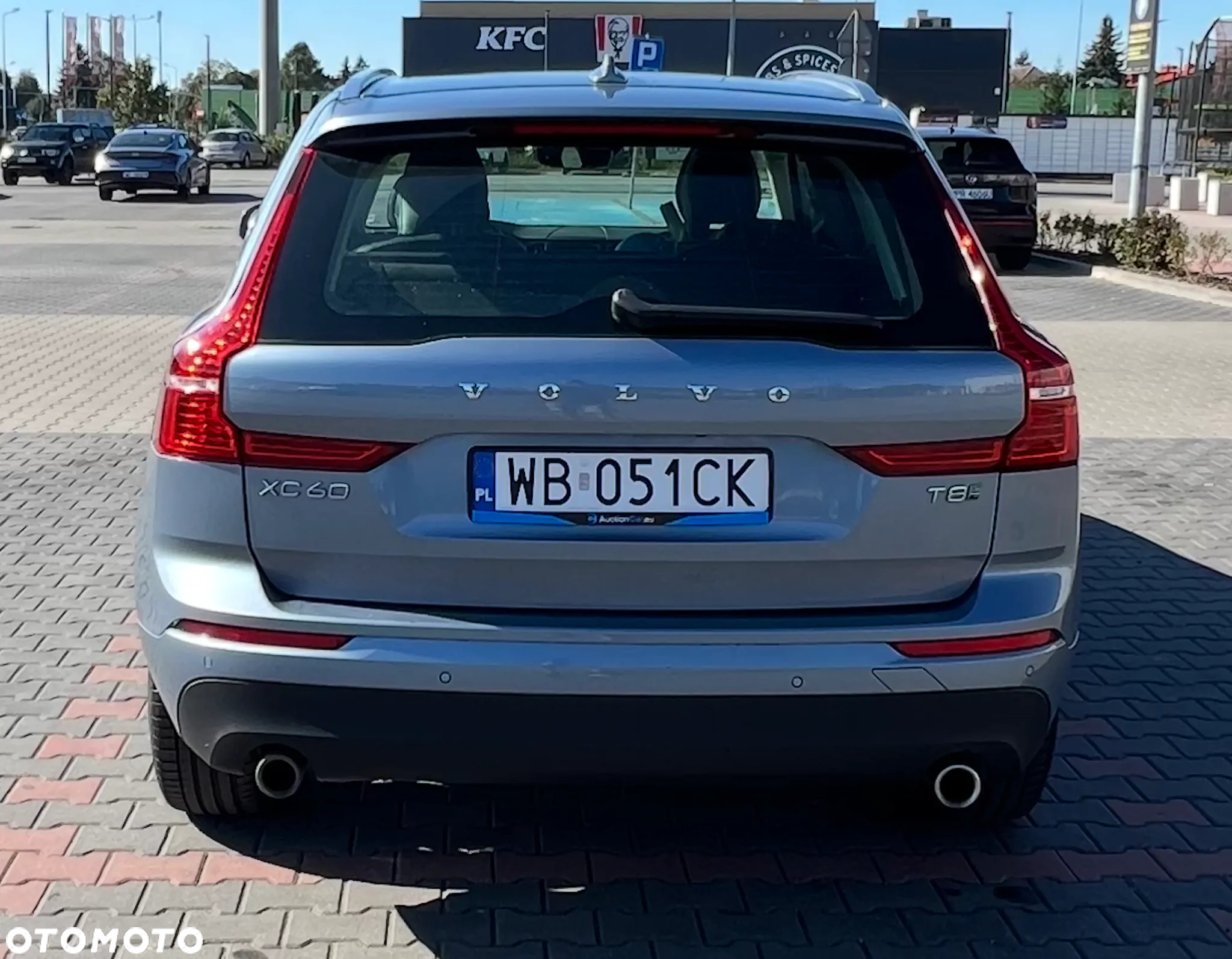 Volvo XC 60 T8 Twin Engine AWD Geartronic Momentum - 5