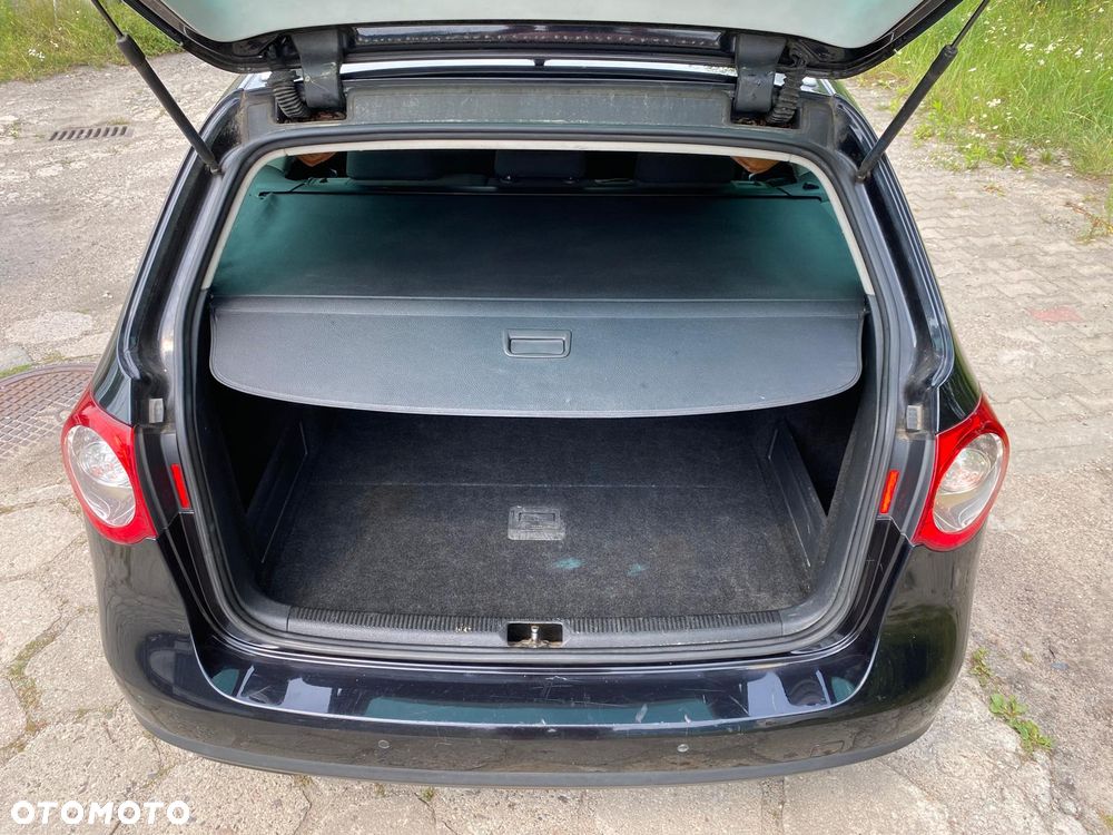 Volkswagen Passat 2.0 TDI DPF DSG Comfortline - 28