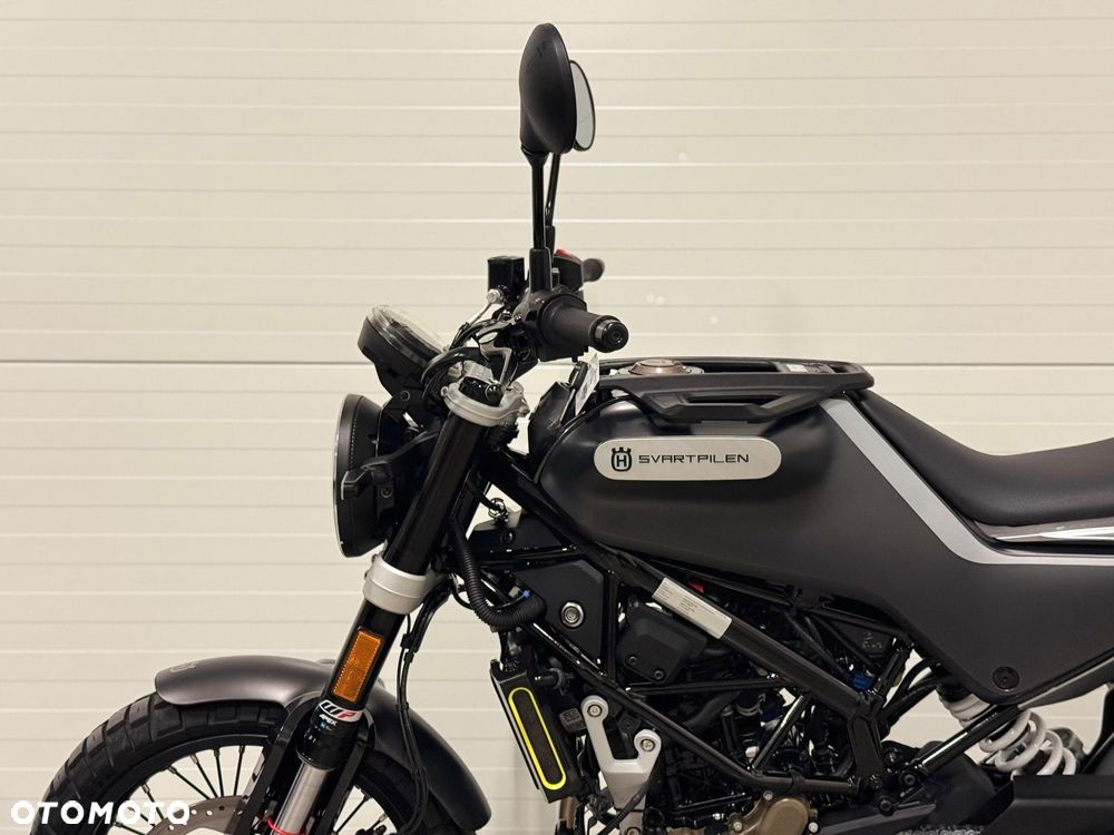 Husqvarna Svartpilen - 25