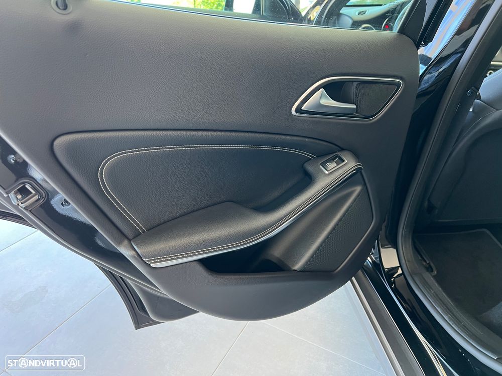 Mercedes-Benz GLA 180 CDI Urban Aut. - 14
