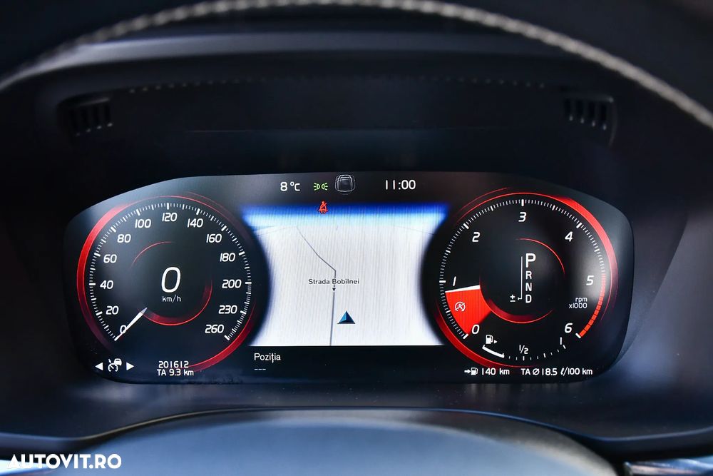 Volvo XC 60 D4 AWD R-Design - 9