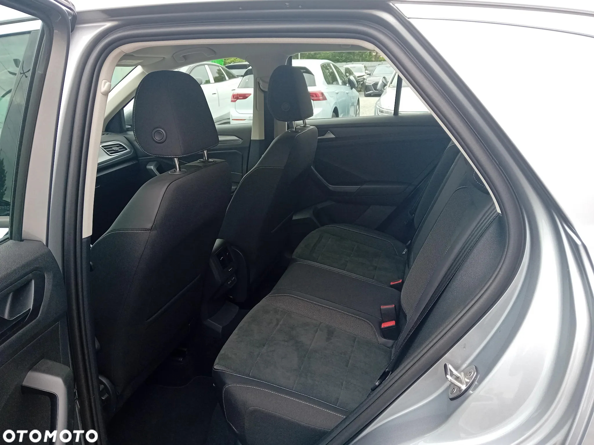 Volkswagen T-Roc 1.5 TSI Style DSG - 27