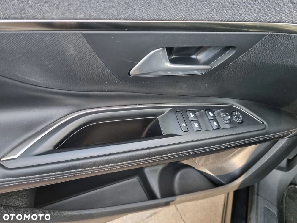 Peugeot 5008 BlueHDI 120 EAT6 Active Business.Paket - 25