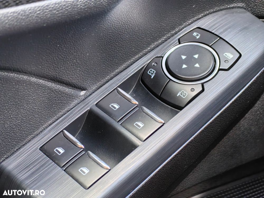 Ford Kuga 2.5 Duratec FHEV ST-LINE - 29