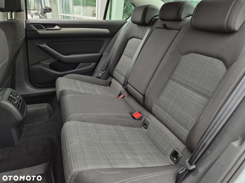 Volkswagen Passat 2.0 TSI Business DSG - 15