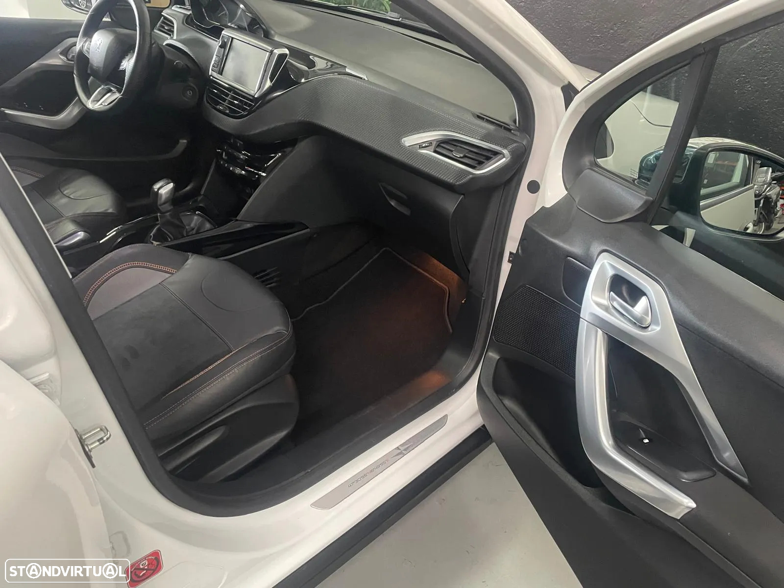 Peugeot 2008 1.2 PureTech Crossway - 20