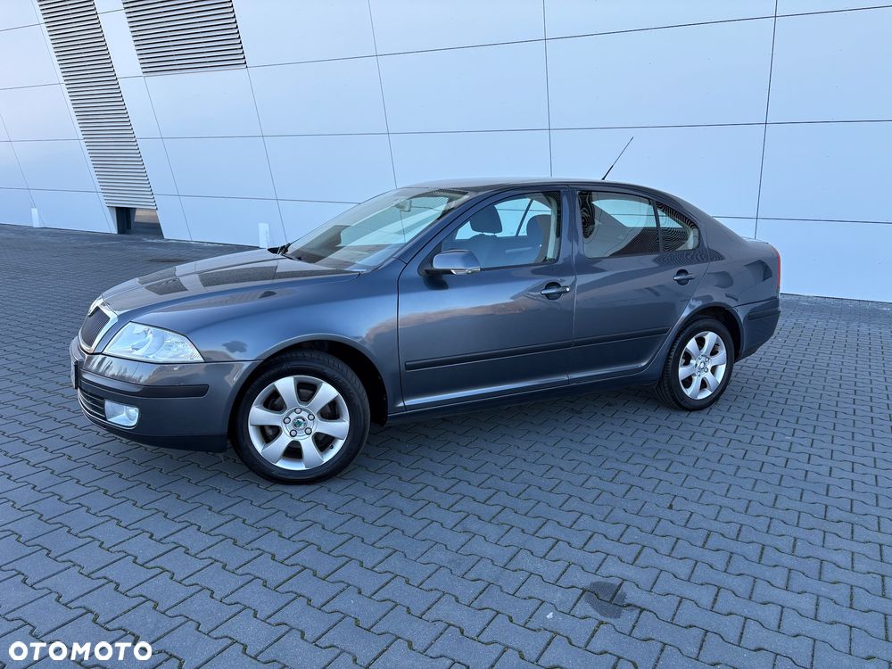 Skoda Octavia 1.6 Ambiente - 3
