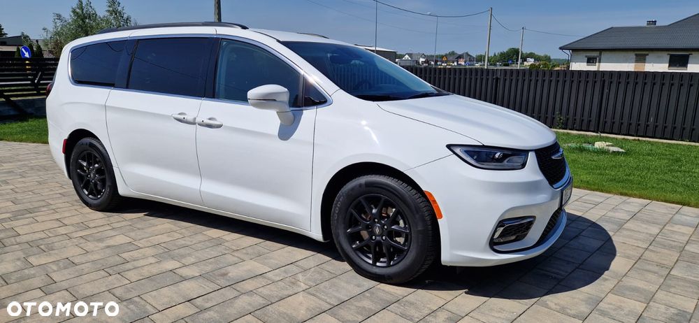 Chrysler Pacifica - 6