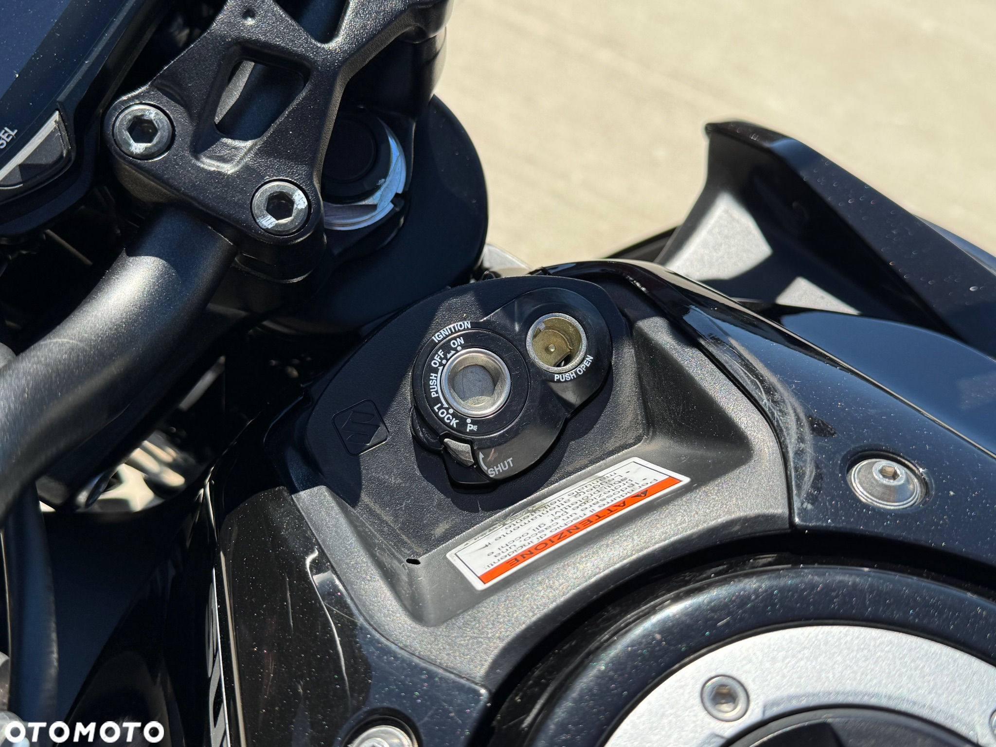 Suzuki GSX - 17