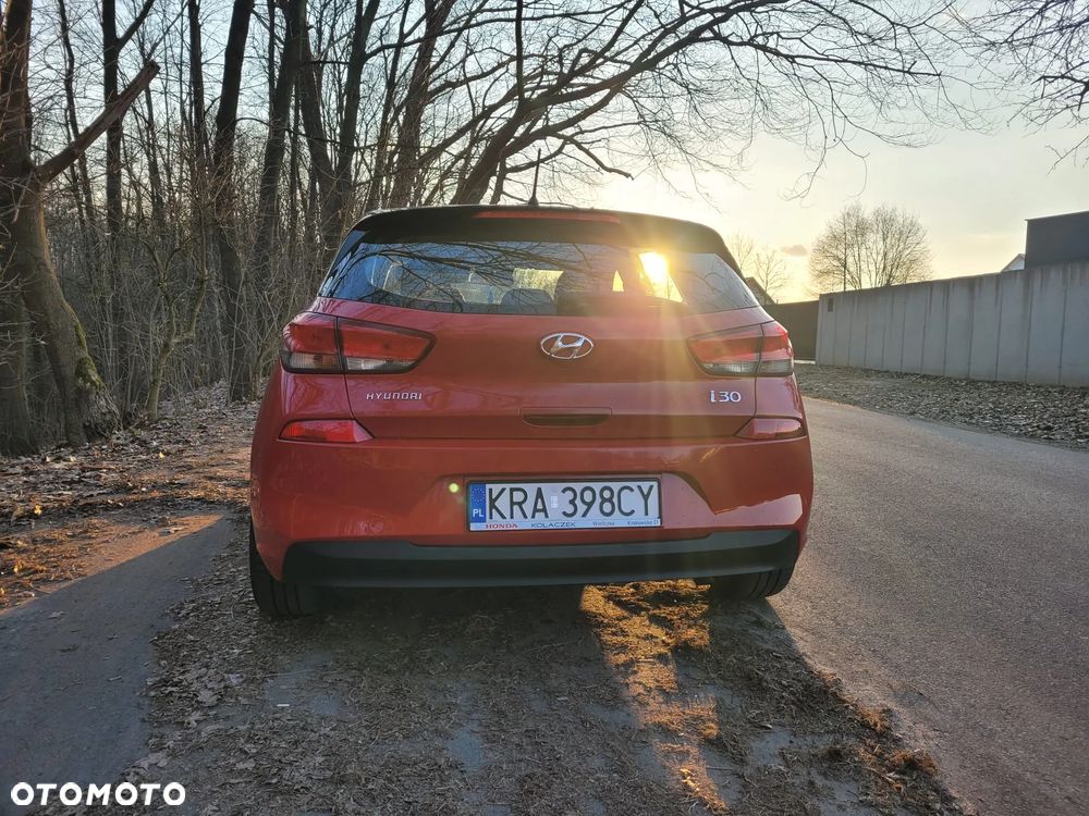 Hyundai i30 1.0 T-GDI Family+ - 8