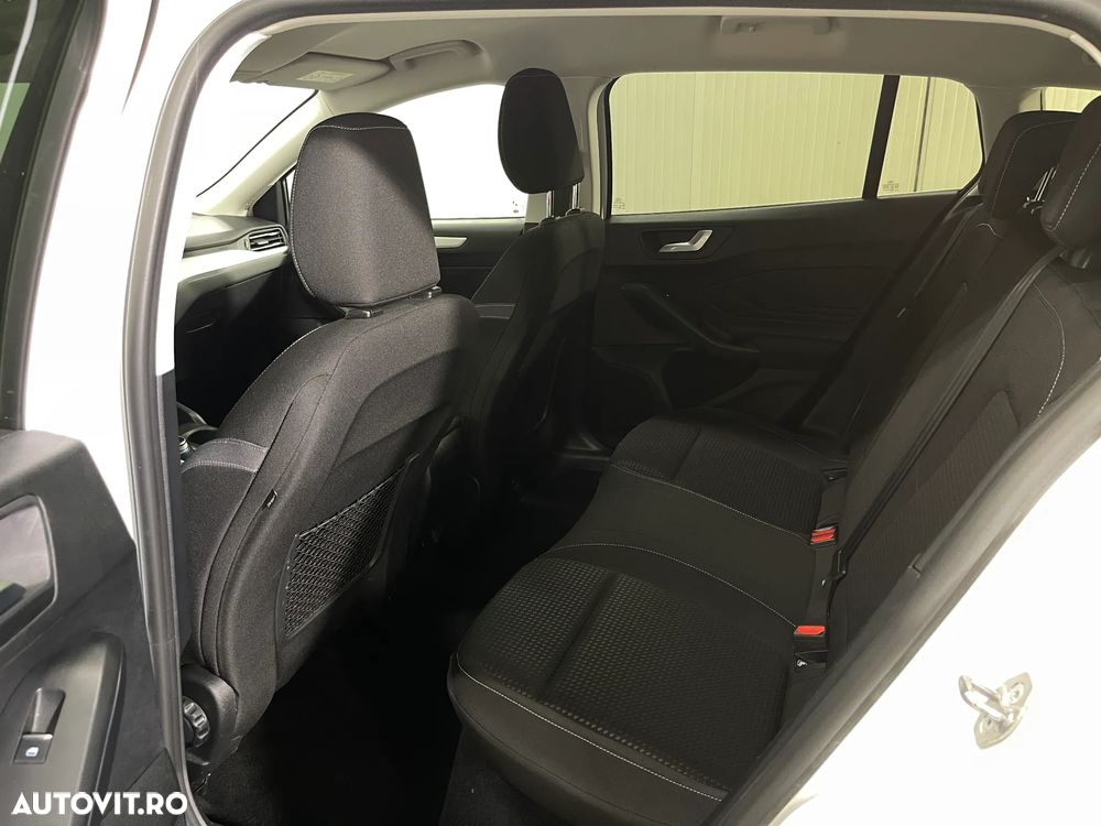 Ford Focus 1.0 EcoBoost Trend Edition - 11