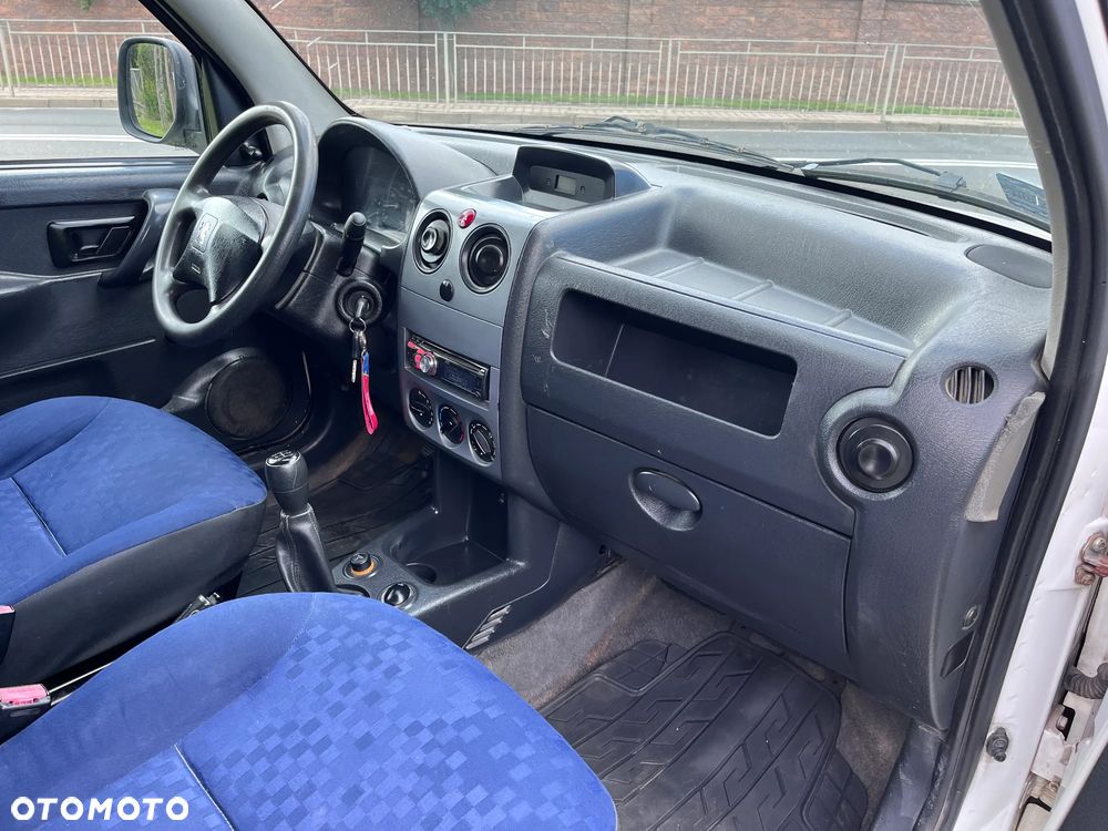 Peugeot PARTNER - 16
