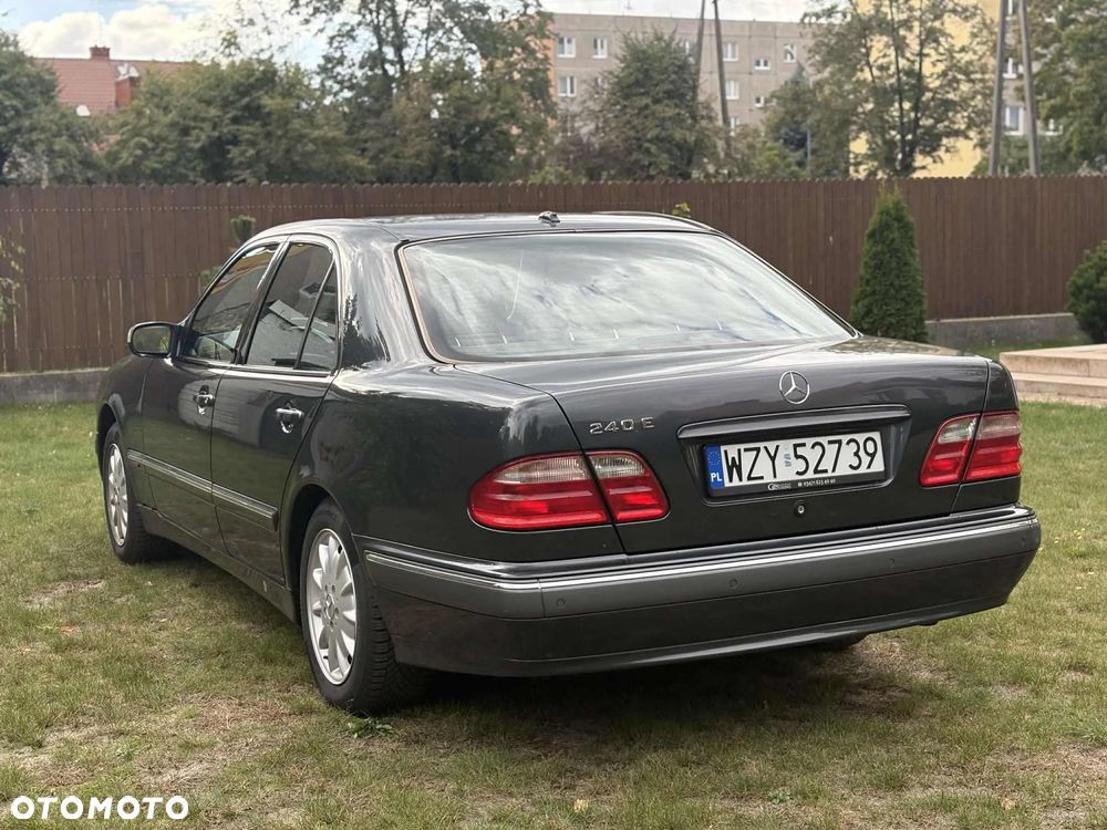 Mercedes-Benz Klasa E - 15