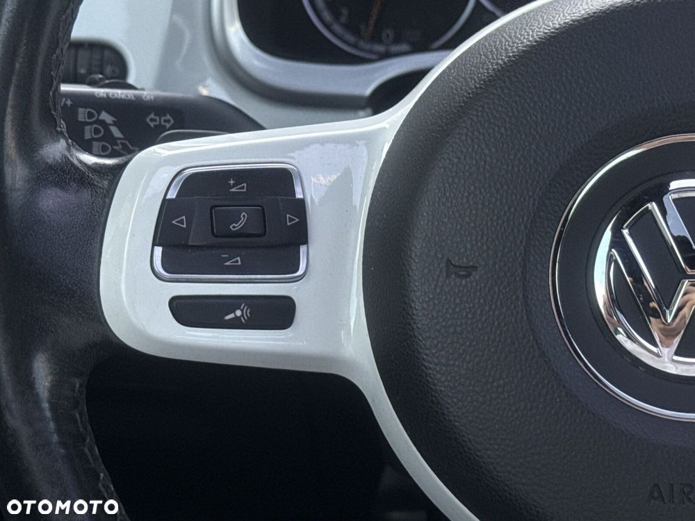 Volkswagen New Beetle - 16