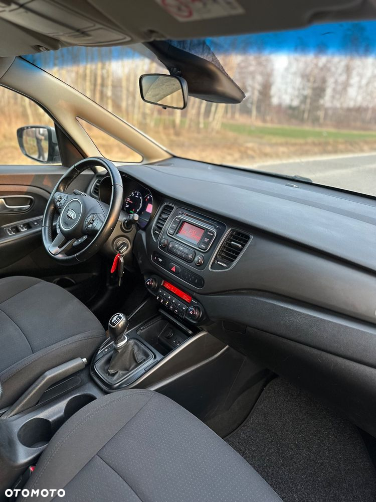 Kia Carens 1.7 CRDi M 7os EU6 - 14