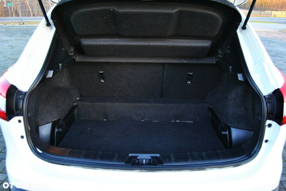 Nissan Qashqai 1.5 dCi TEKNA - 17