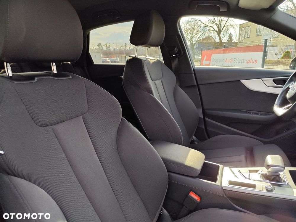 Audi A4 Limousine - 12