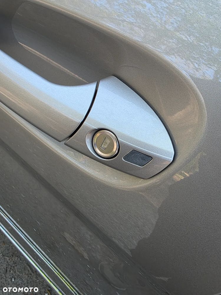 Mercedes-Benz Klasa C 220 CDI Elegance - 24