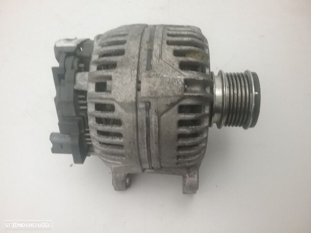 Alternador AUDI A3 Sportback (8PA) 1.9 TDI | 09.04 - 05.10 Usado REF. 06F 903 02... - 1