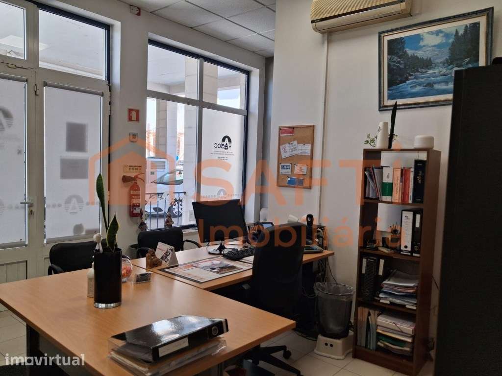 Vende-se Loja + Garagem + Arrecadação em Torres Novas - Grande imagem: 4/11