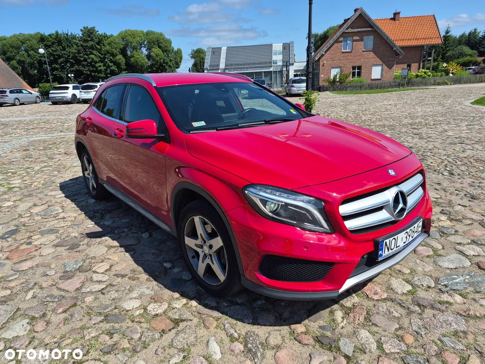 Mercedes-Benz GLA 250 7G-DCT AMG Line - 1