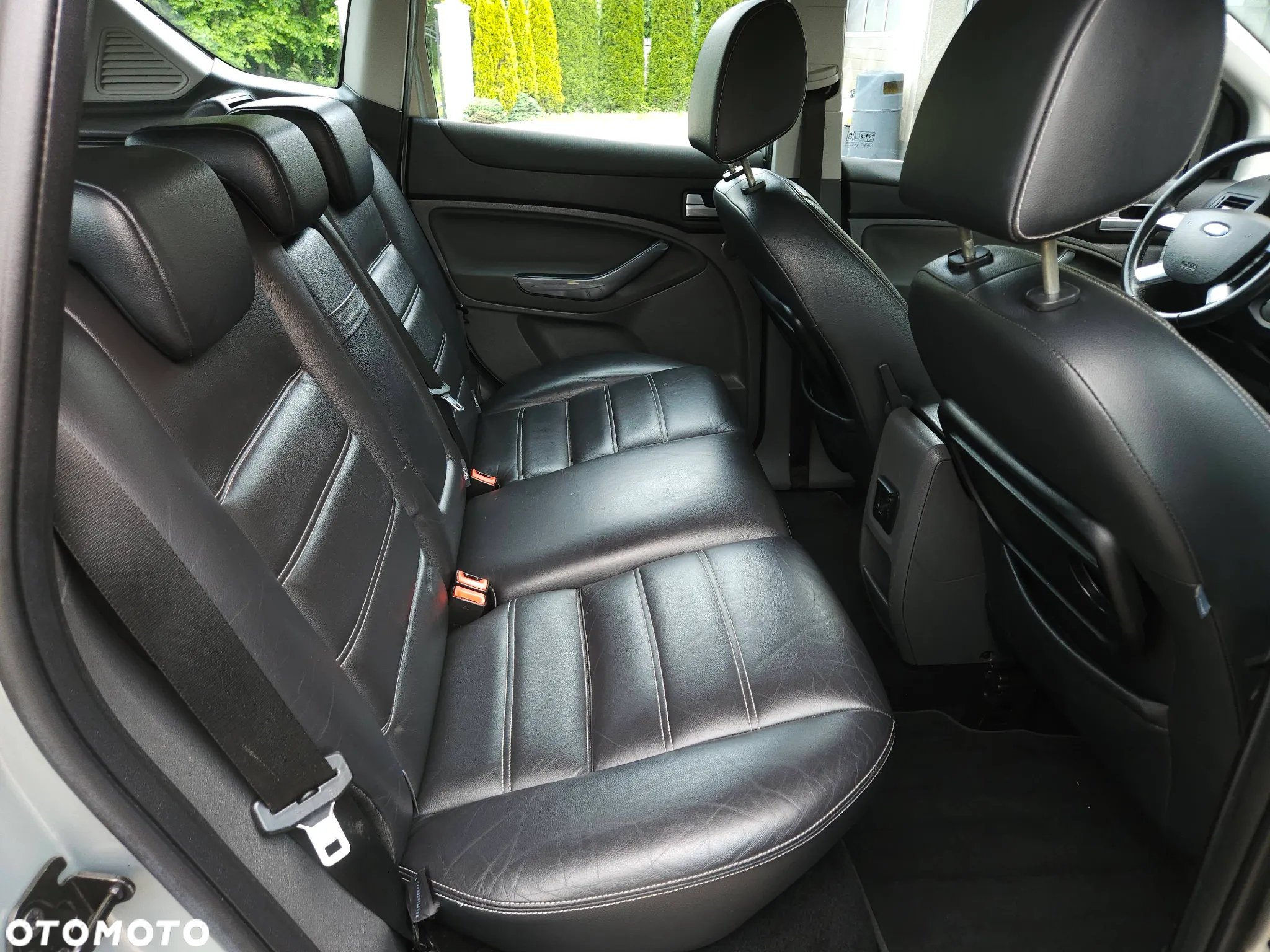 Ford Kuga 2.0 TDCi 4x4 Titanium - 36