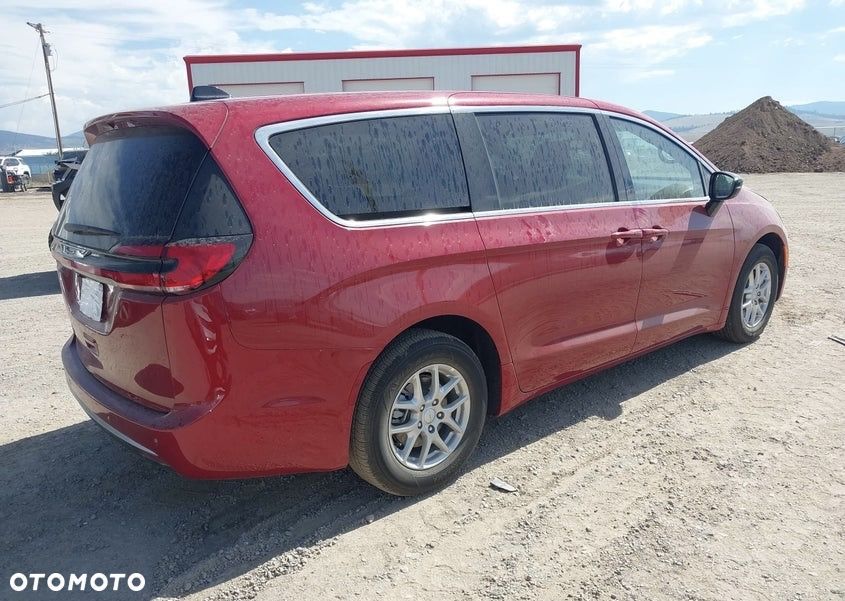 Chrysler Pacifica - 21