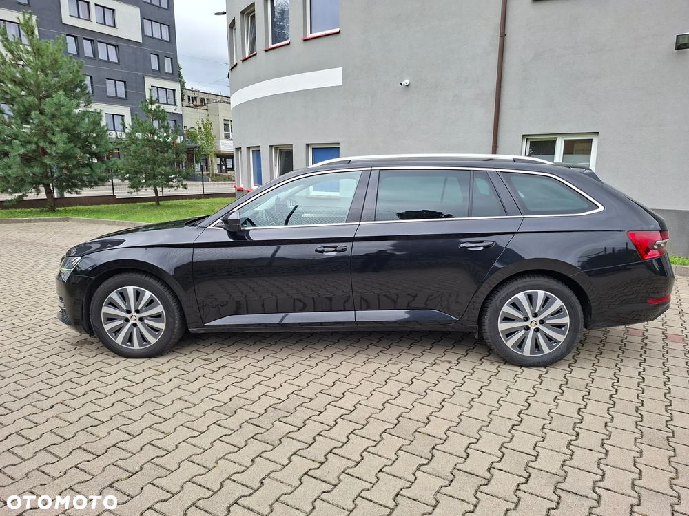 Skoda Superb 2.0 TDI SCR Style DSG - 2