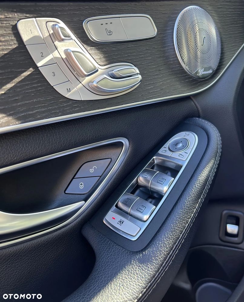 Mercedes-Benz Klasa C 300 9G-TRONIC - 9