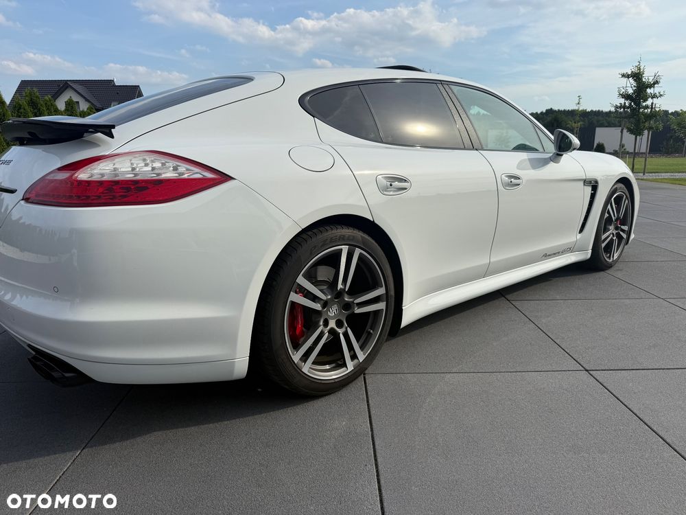 Porsche Panamera GTS - 18