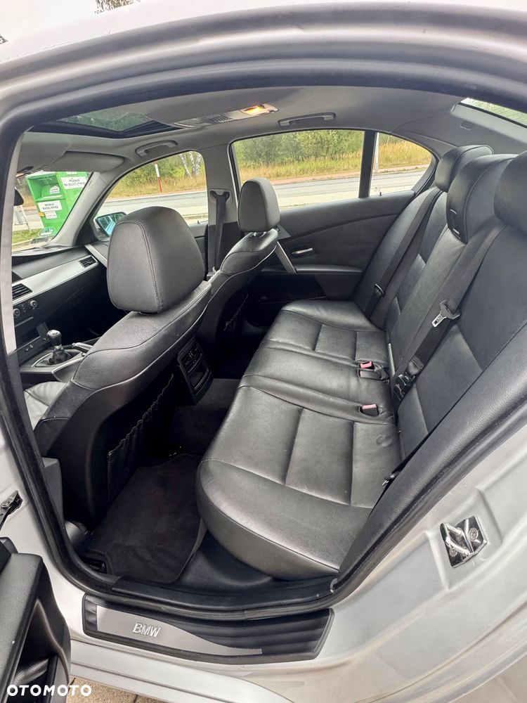 BMW Seria 5 525i - 10
