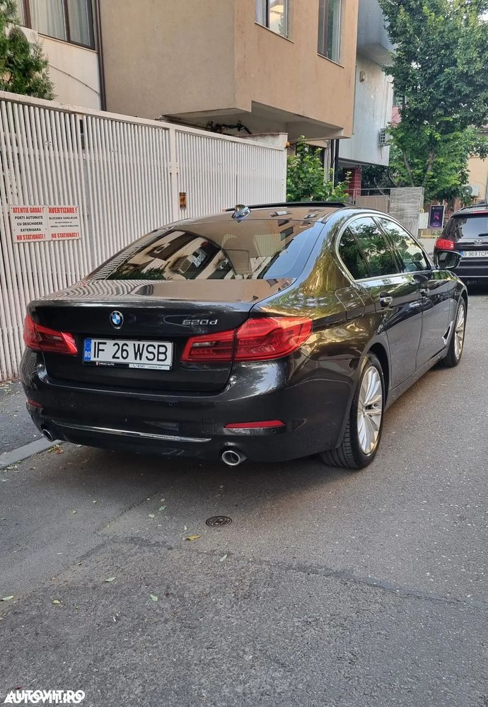 BMW Seria 5 520d Aut. Luxury Line - 2