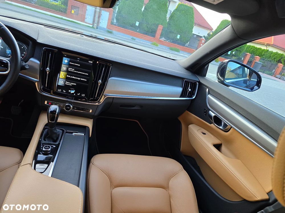 Volvo V90 D3 Momentum Pro - 30