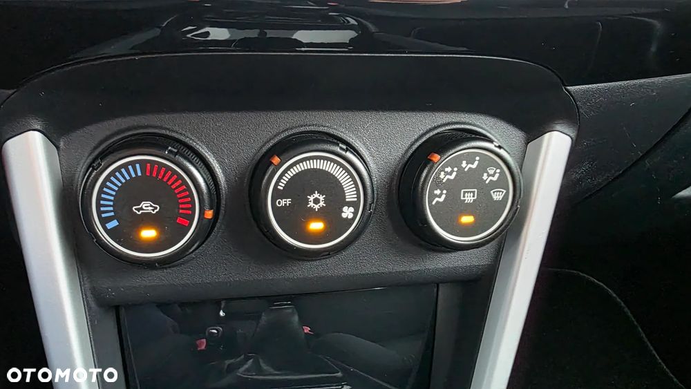 Mitsubishi Lancer 1.6 Invite - 24