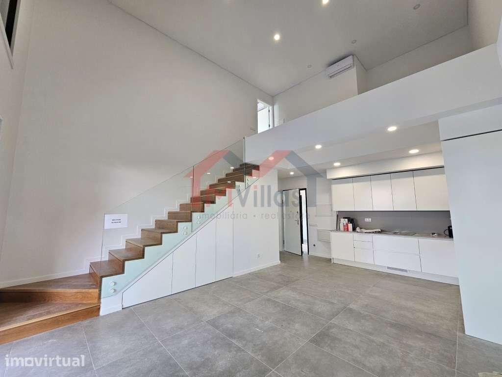 Apartamento T2 dúplex de Luxo com piscina e garagem perto da Marina... - Grande imagem: 4/25