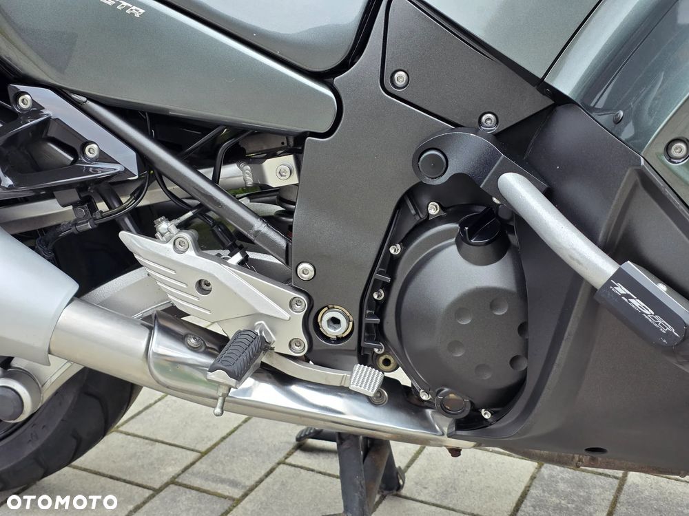 Kawasaki GTR - 9