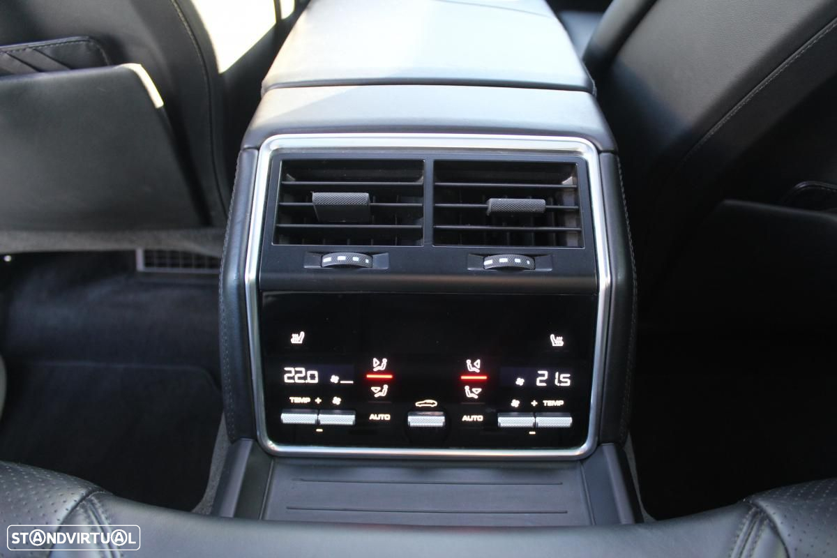 Porsche Panamera Sport Turismo 4 E-Hybrid - 32