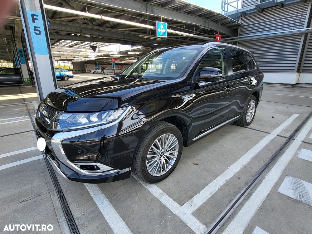 Mitsubishi Outlander PHEV 2.4 L 4X4 Instyle - 3