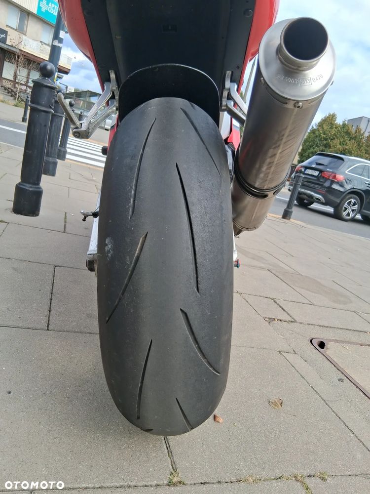 Yamaha R1 - 19