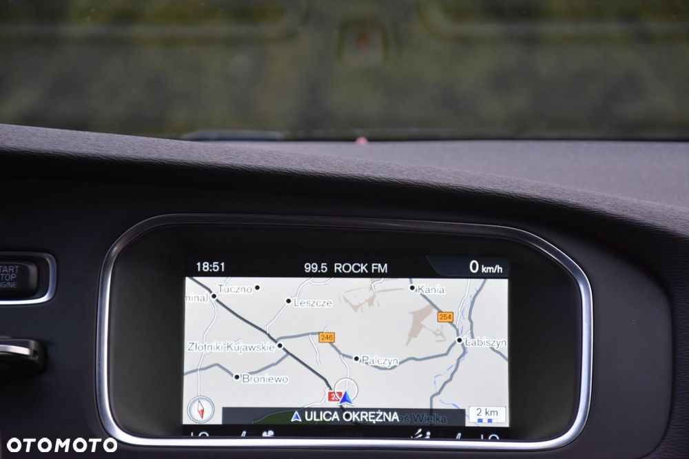 Volvo V40 D2 Drive-E Momentum - 12