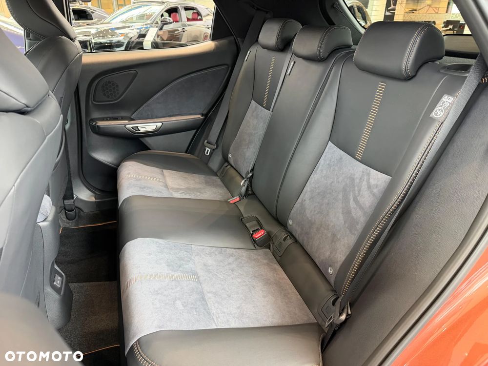 Lexus LBX 1.5 Hybrid Cool - 10