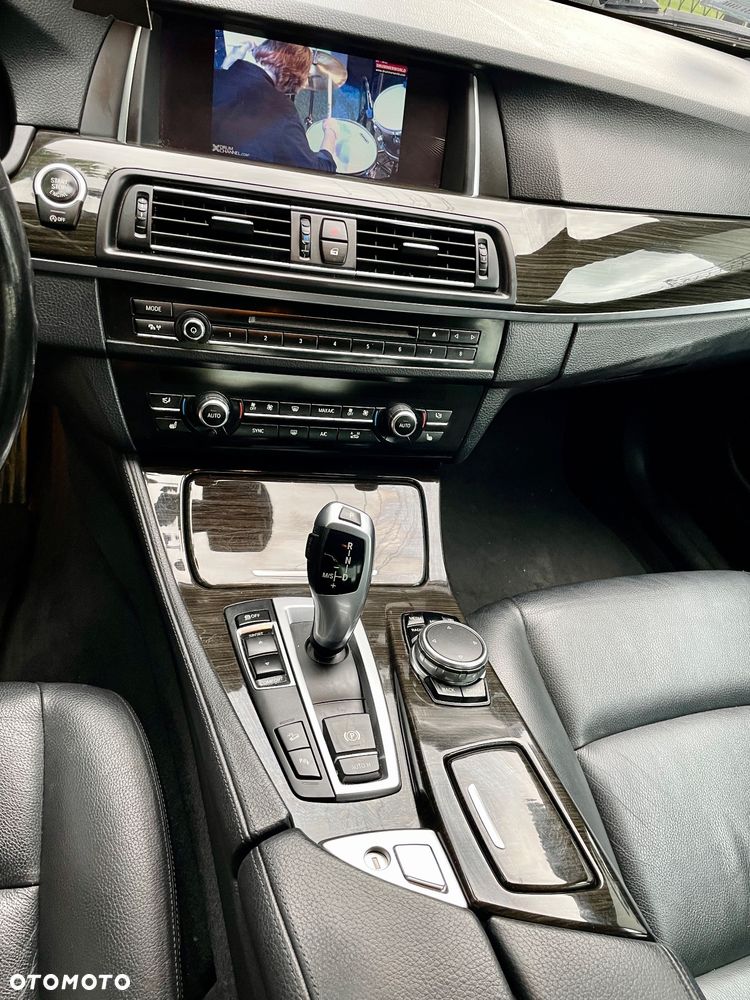 BMW Seria 5 520d xDrive Luxury Line - 17