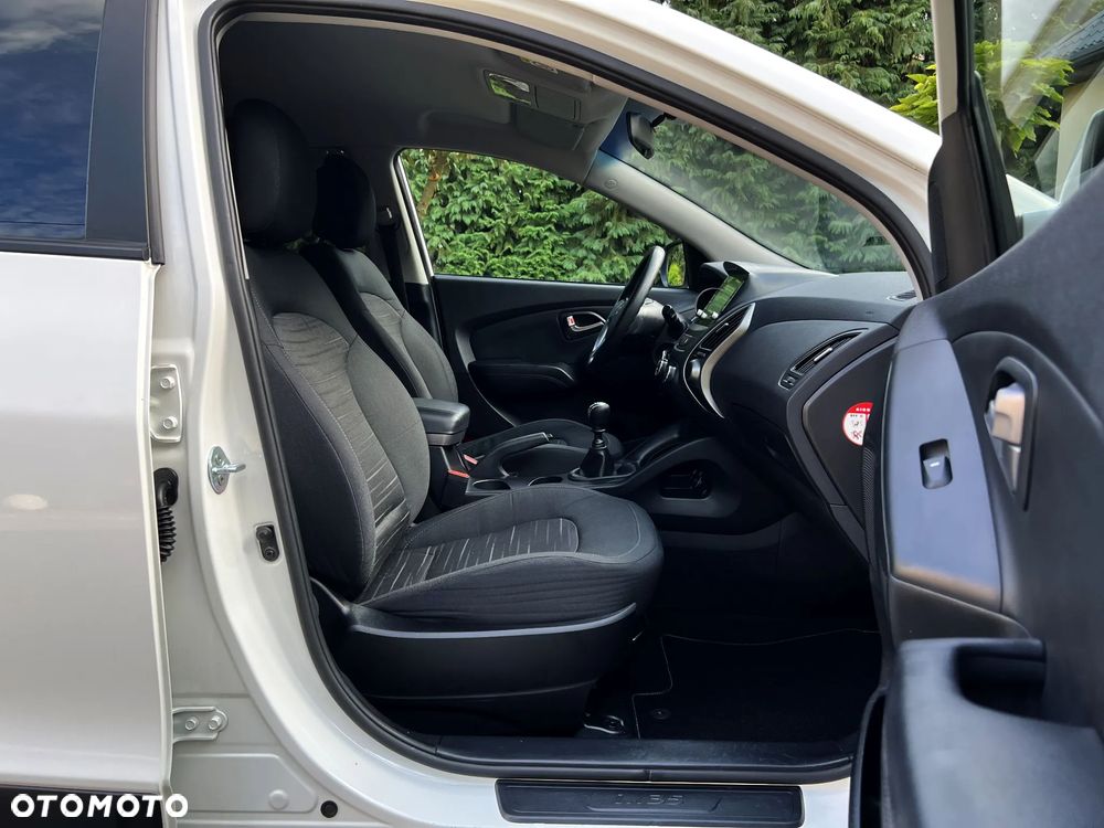 Hyundai ix35 1.6 2WD Fifa World Cup Edition - 6