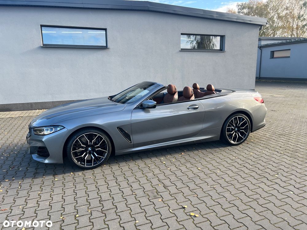 BMW Seria 8 840i - 8