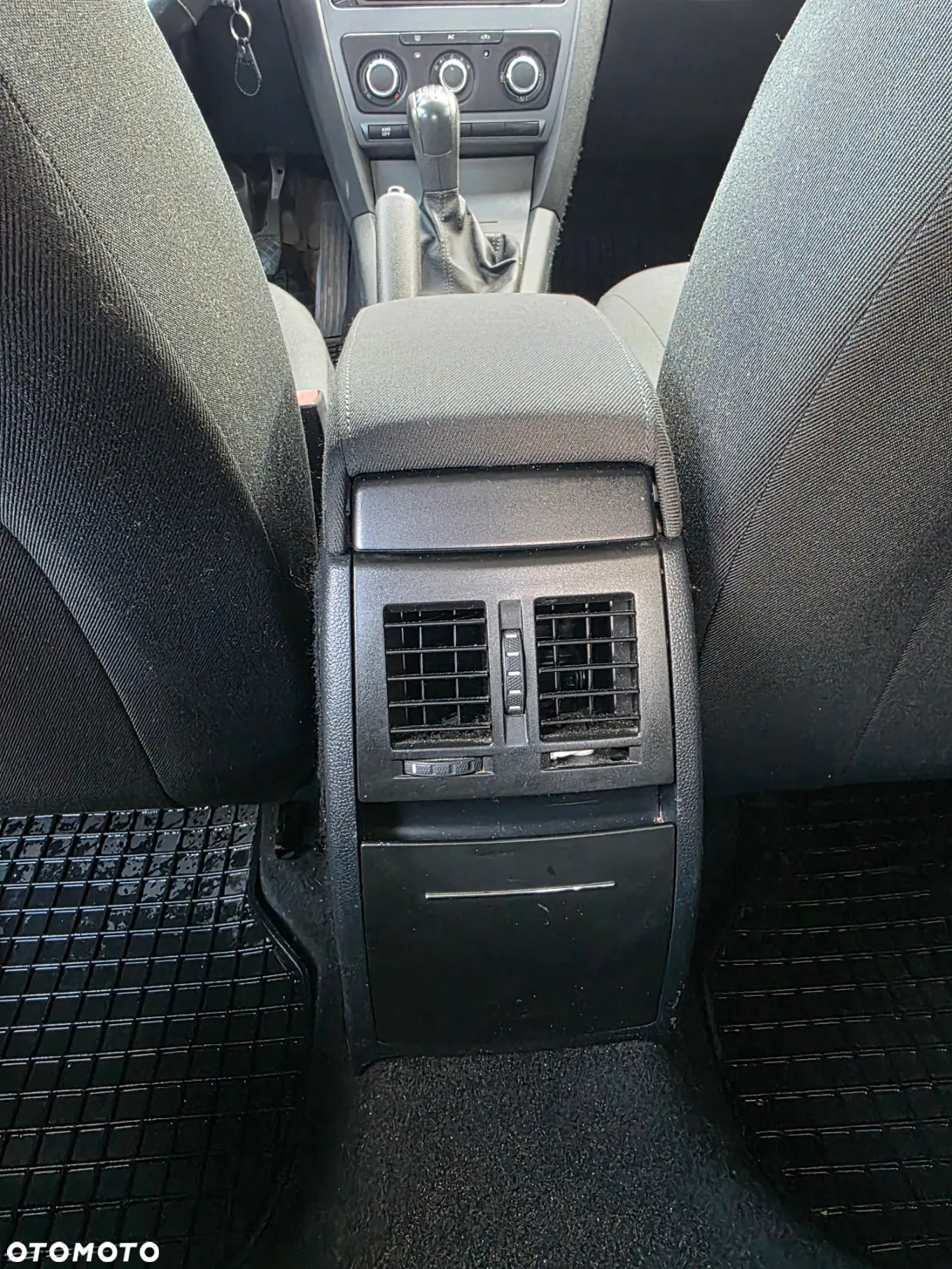 Skoda Octavia 1.6 Tour - 13