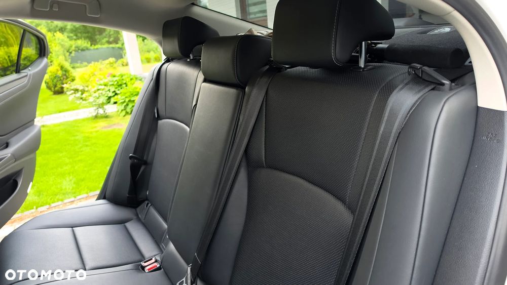 Lexus ES 300h Business Edition - 22