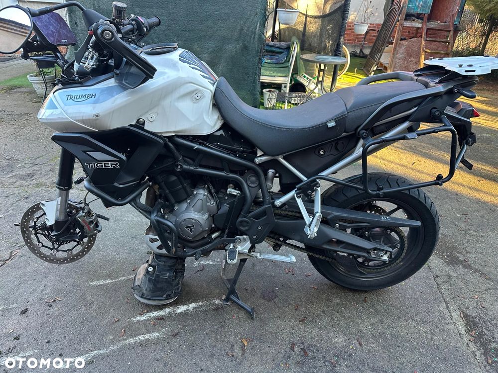 Triumph Tiger - 2